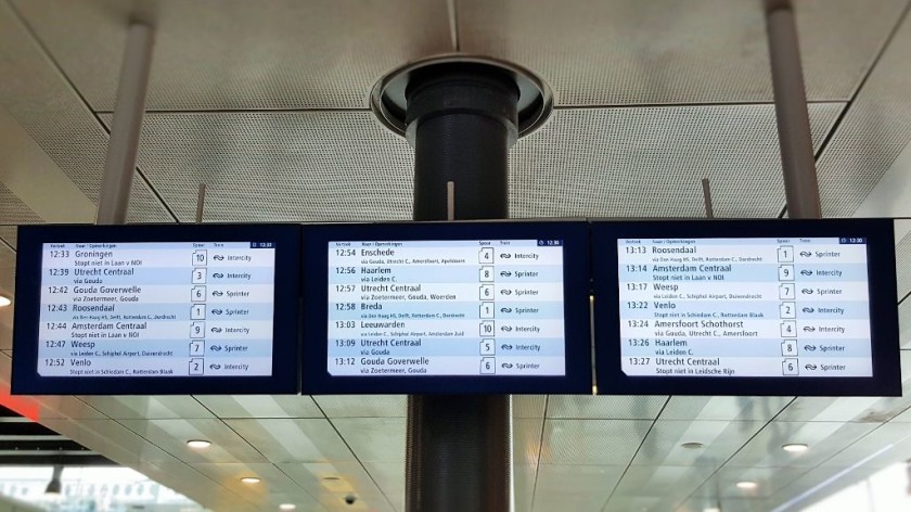 digital screens NS Train