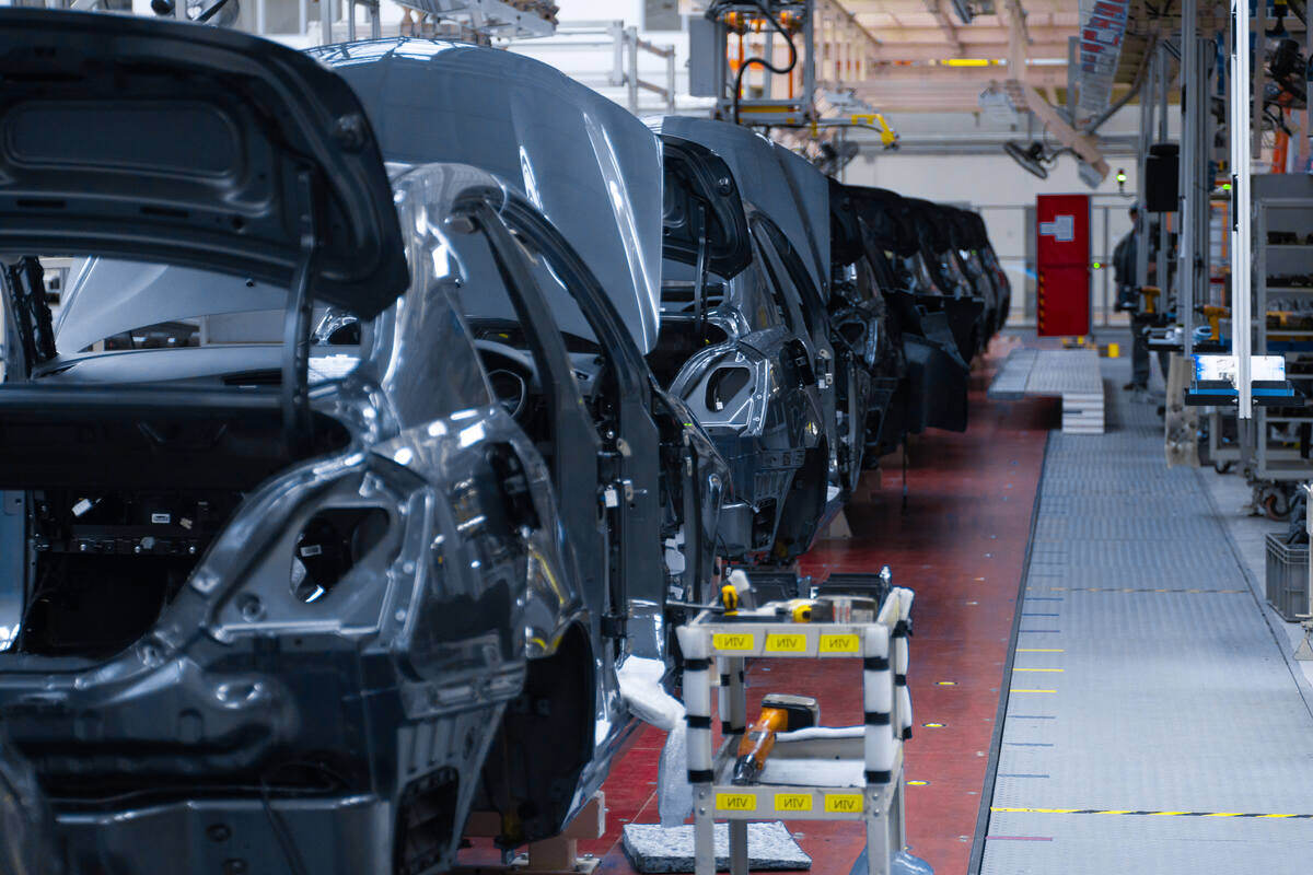 The Role of Digital Signage in Modernising Automotive Workshops